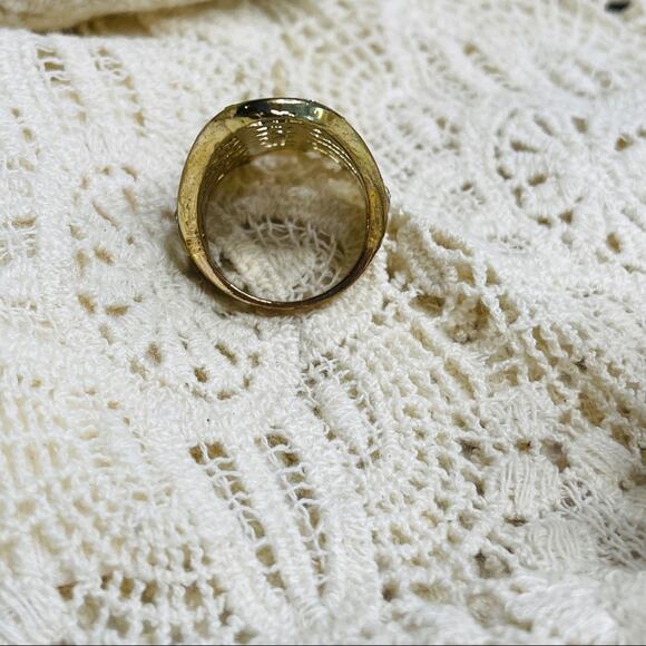 Gold color ring with rhinestones lattice pattern - Picture 4 of 11